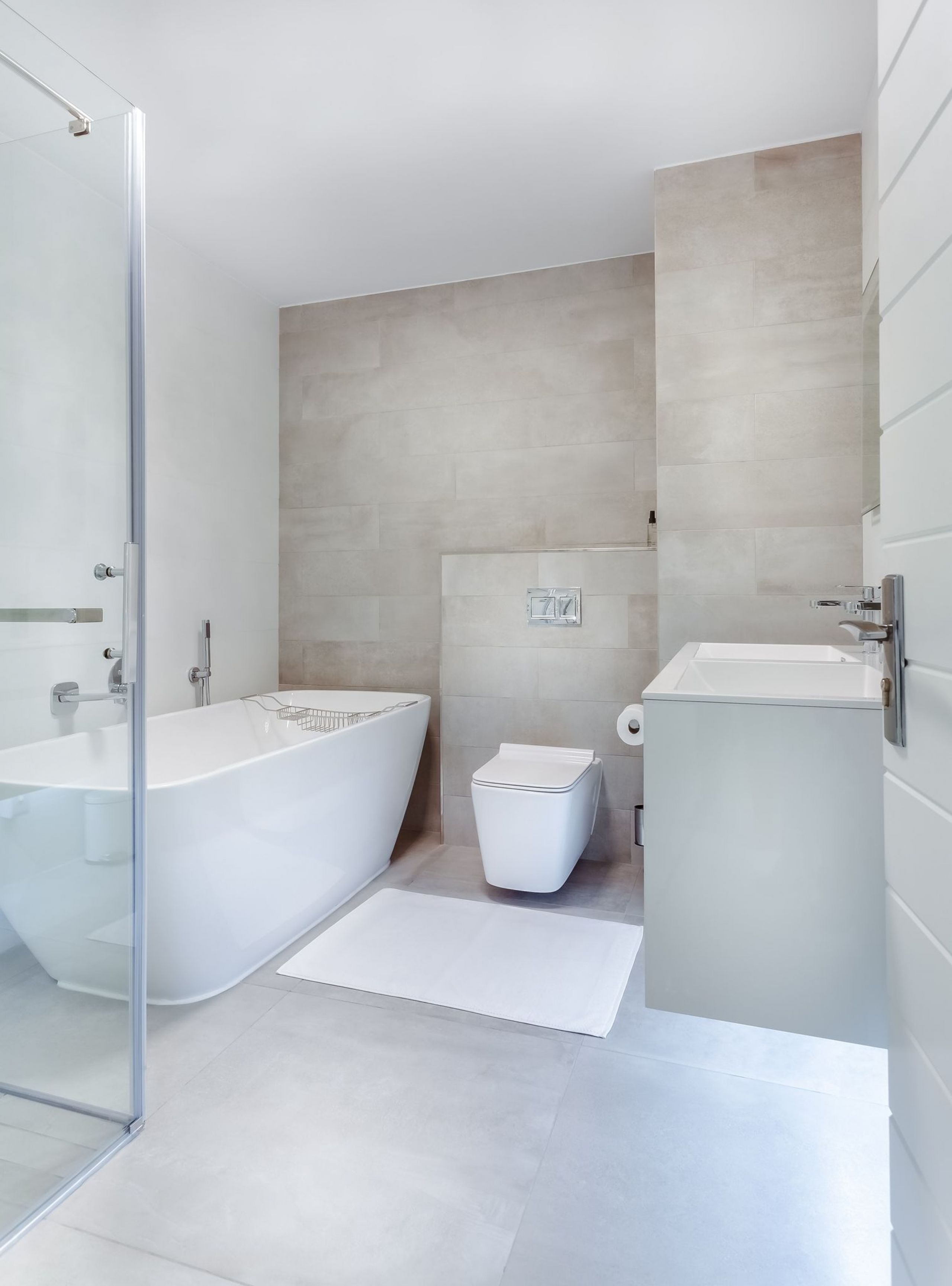 Large White Airy Bathroom
